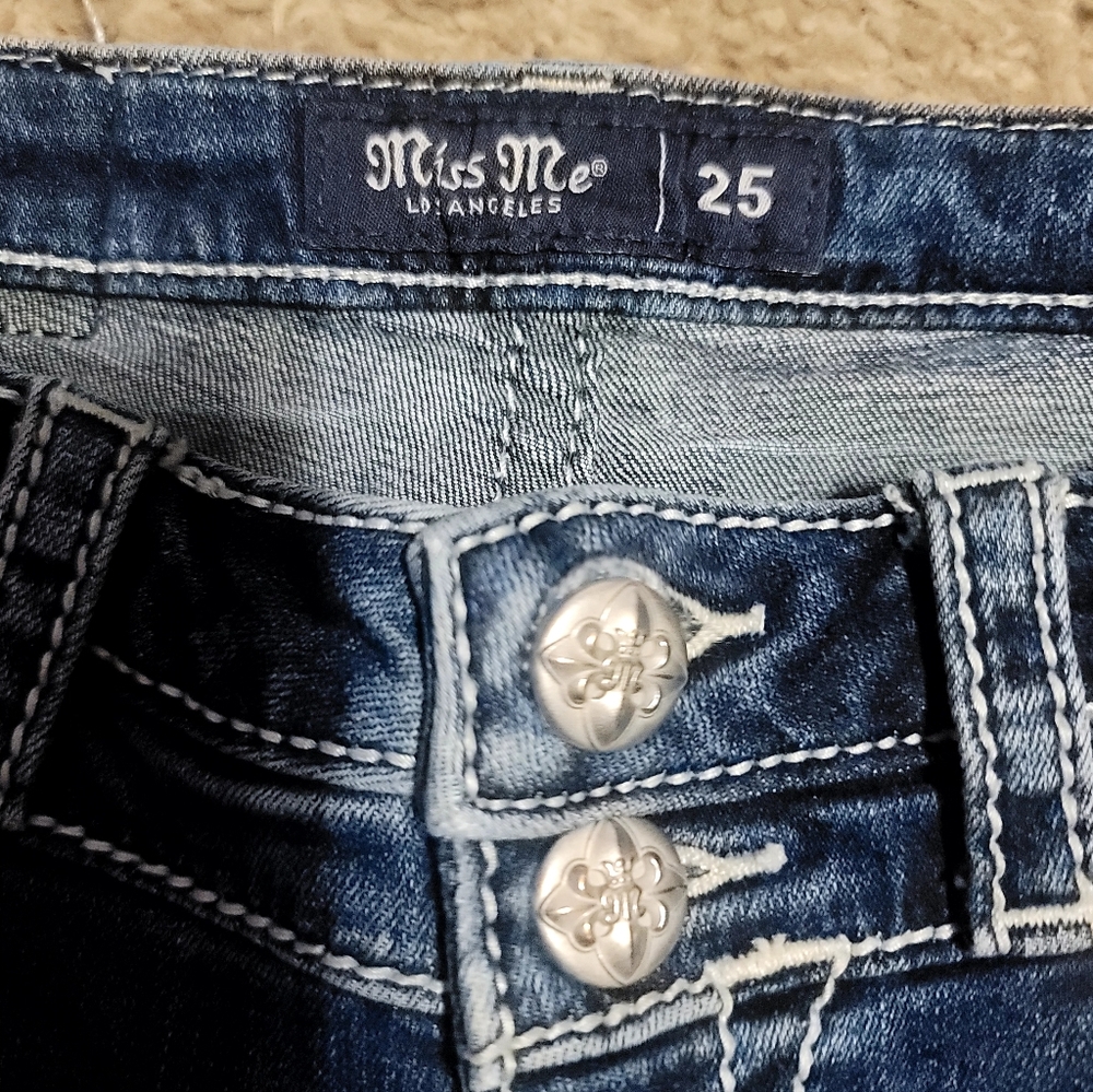 Miss Me Women's Midrise Boot Cut Jeans SIZE 25, Inseam 26.5" - Picture 4 of 5